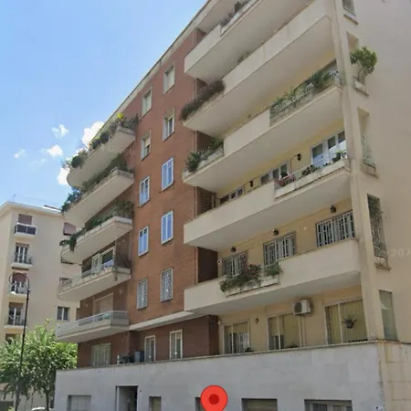 Rhome Lungotevere River