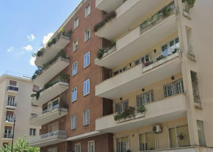 Rhome Lungotevere River